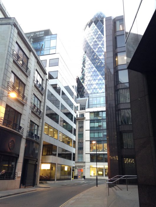 Baja tensión, redes LAN, climatización...